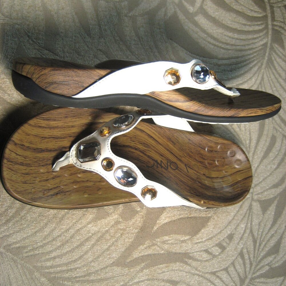 Vionic Sandal - Picture 2 of 5